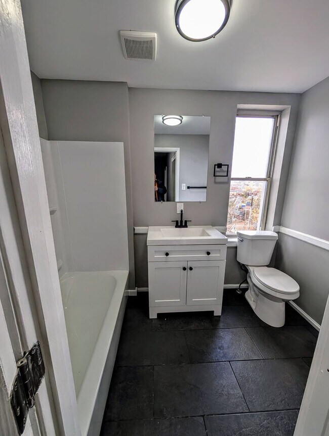 Foto del edificio - Freshly Remodeled 3 Bedroom House