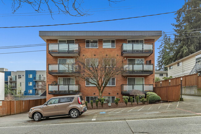 Building Photo - 845 NE 125th St