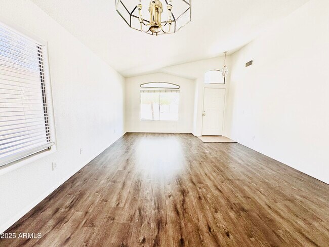 Building Photo - 542 N 169th Ave