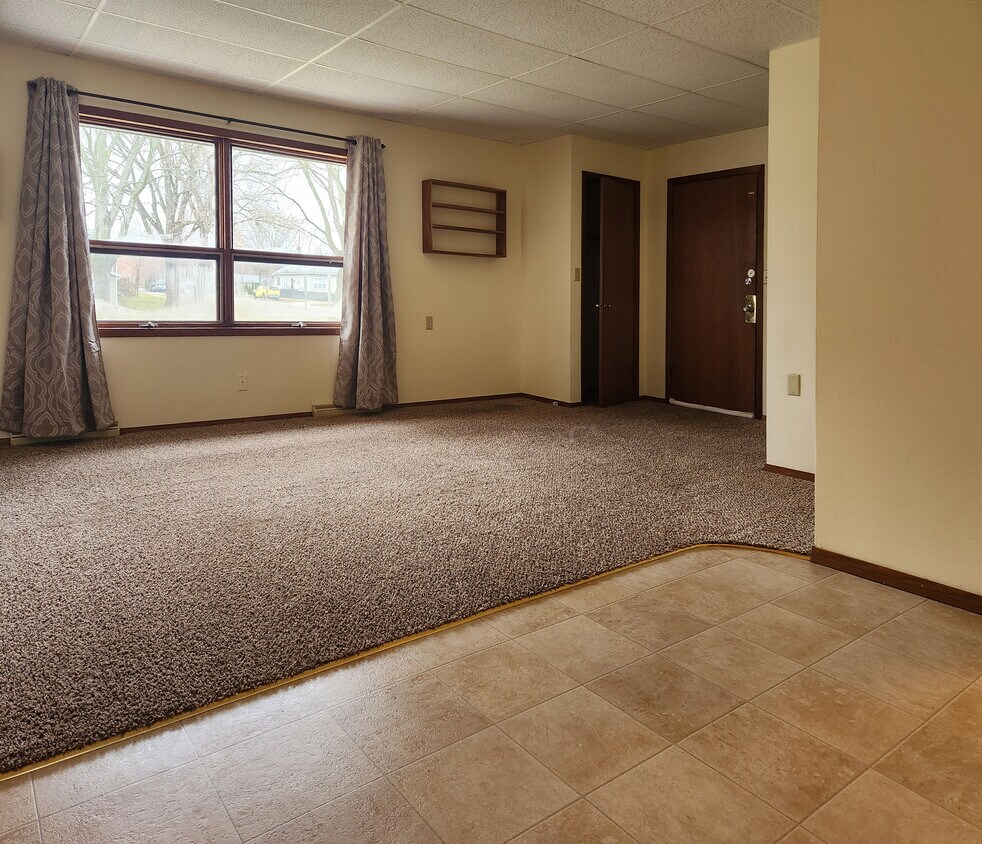 Foto principal - 605 Clark St