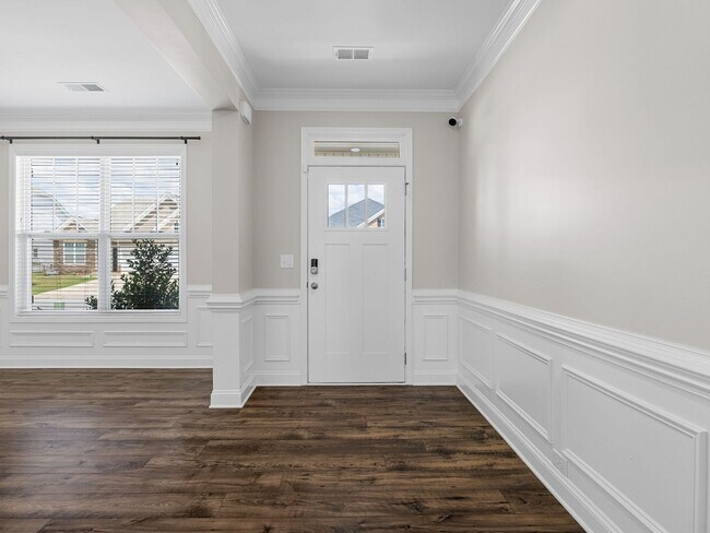 Foto del edificio - Premier Greenville Living: Stunning 4 Bed (Master on the Main), 3.5 Bath Home, NO APPLICATION FEE...