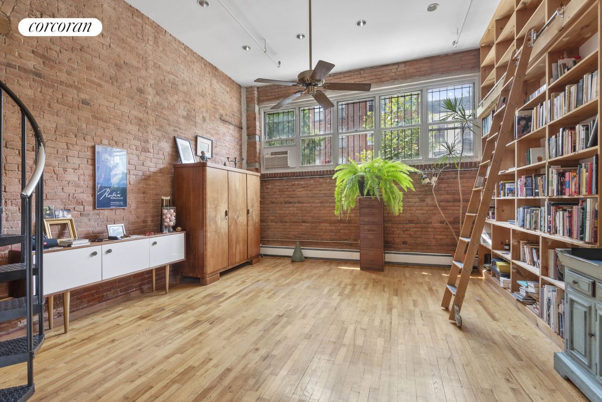 Primary Photo - 15 Bergen St