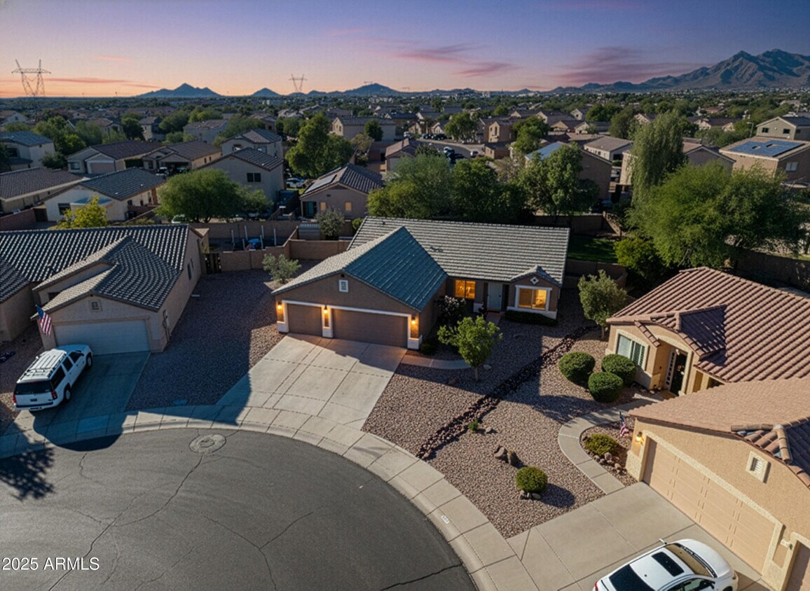 Foto principal - 1422 S 230th Ave