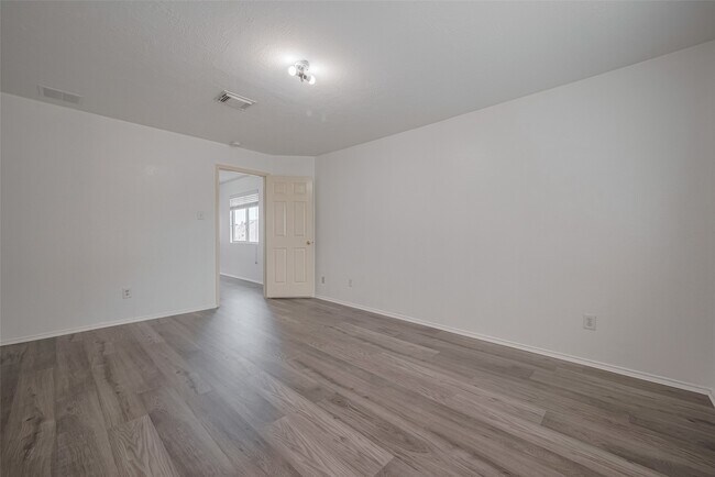 Foto del edificio - 6814 Shallow River Ct