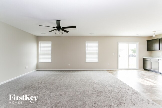 Building Photo - 5419 Branchville Dr