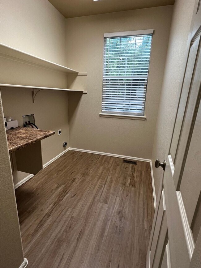 Foto del edificio - 3032 Hackney Ln