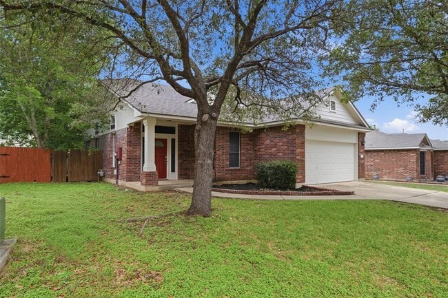 Foto del edificio - 3901 Whitey Ford Way