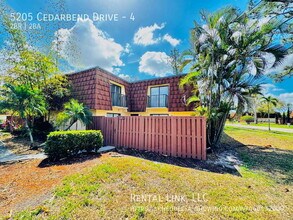 Building Photo - 5205 Cedarbend Dr