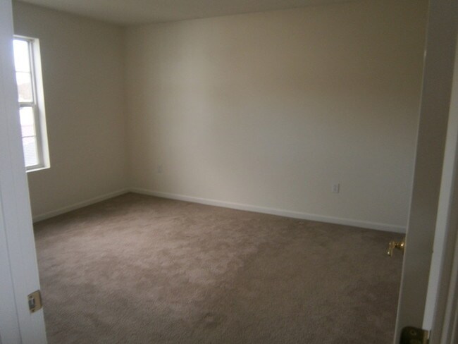 Foto del edificio - Large 2 BR in Hellam PA