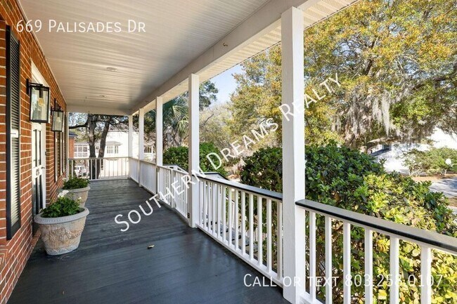 Building Photo - 669 Palisades Dr