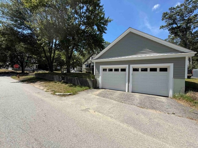 Building Photo - 534 Vinton St