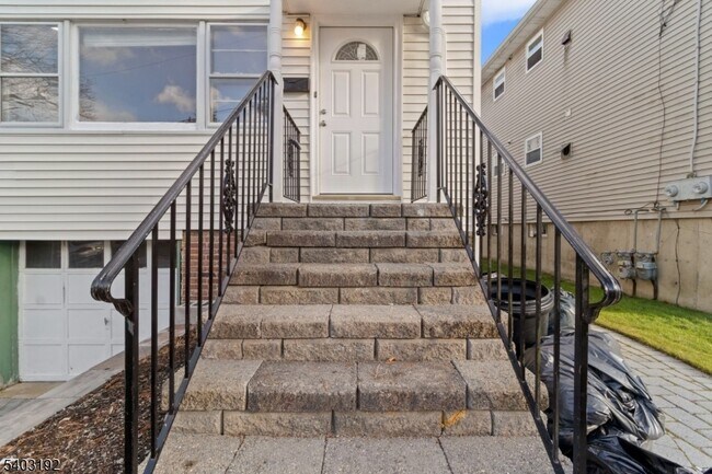 Foto del edificio - 19 Cooper Dr