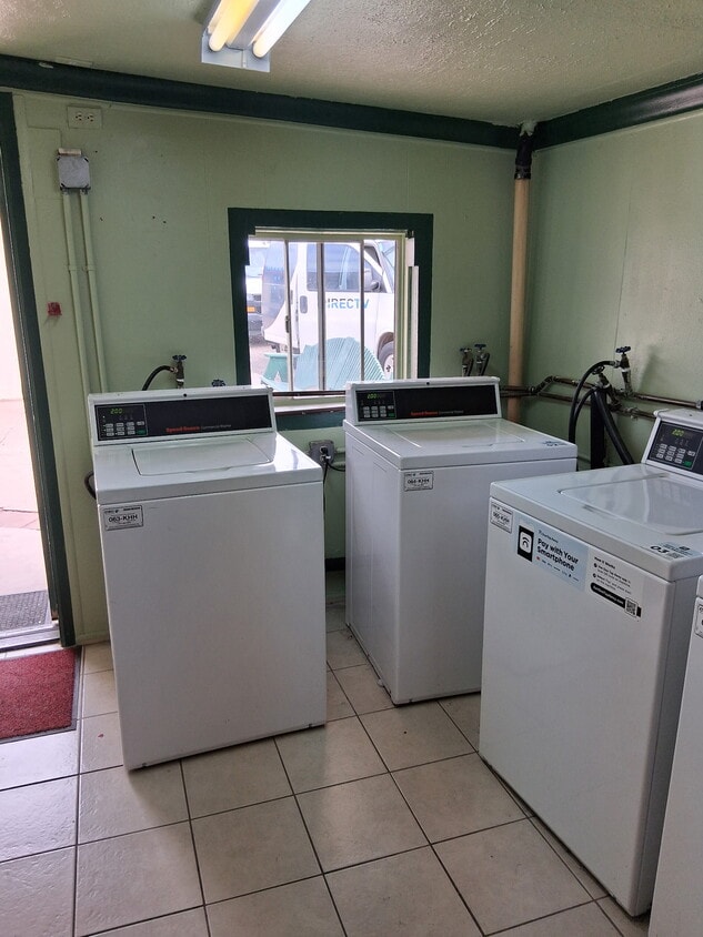 Foto del edificio - 275 N Saguaro Dr