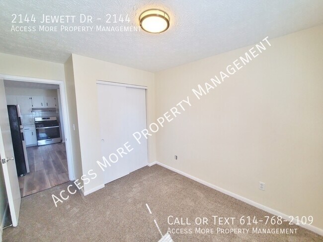Building Photo - 2144 Jewett Dr