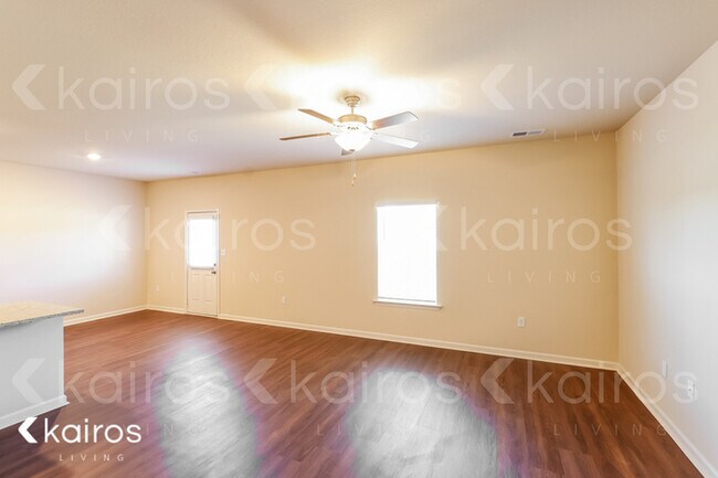 Building Photo - 2027 Discovery Drive