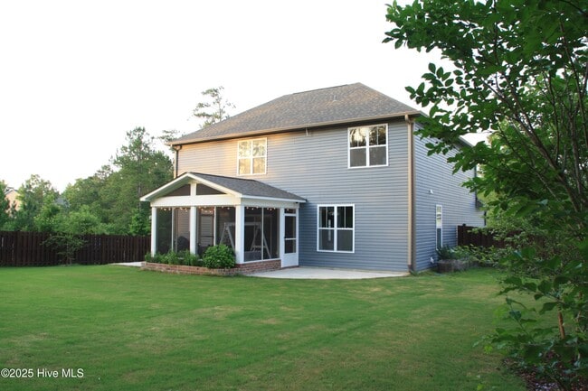 Building Photo - 117 Roughleaf Trail