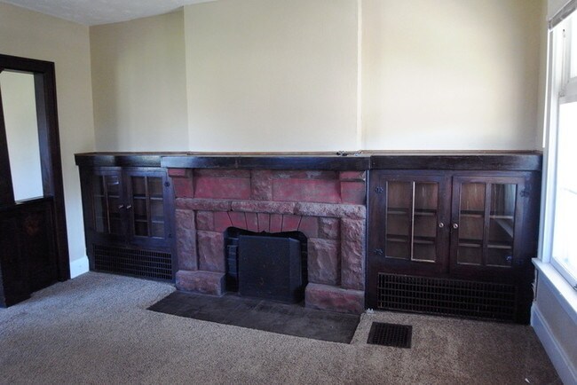 Foto del edificio - 326 E 8th Ave