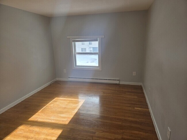 Building Photo - 0 Town House Ct