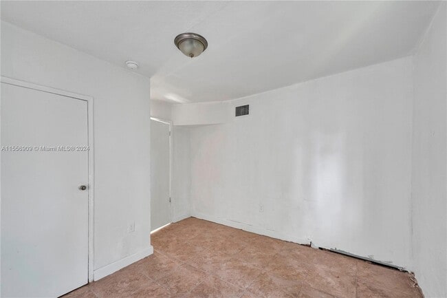 Building Photo - 1546 NW 69th St