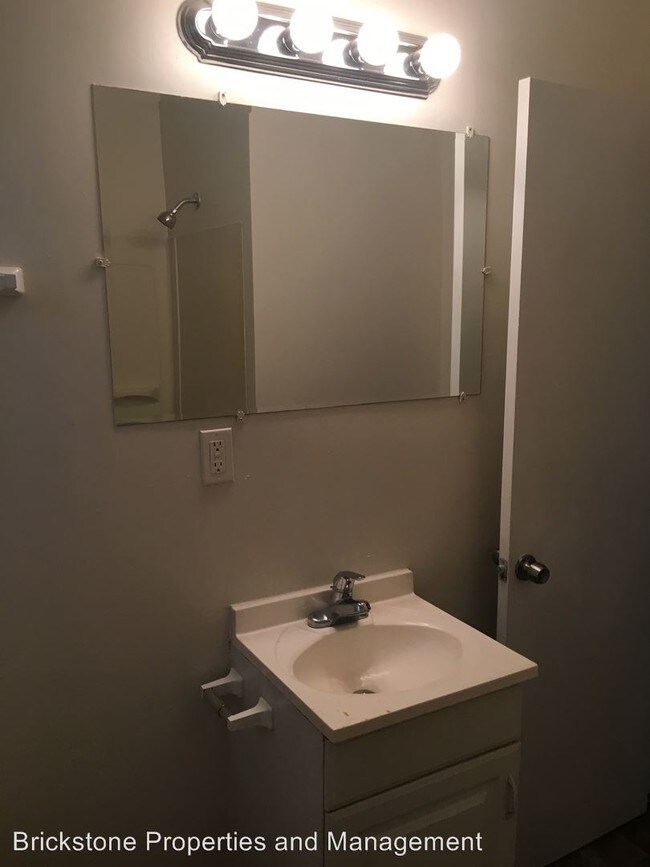 Bathroom Lighting Jacksonville Fl 1629 windle st jacksonville, fl 32209 rentals - jacksonville, fl Bathroom Lighting Jacksonville Fl 1629 windle st jacksonville, fl 32209 rentals - jacksonville, fl