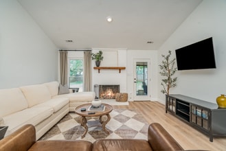 Building Photo - 2812 Olde Whitehall Rd