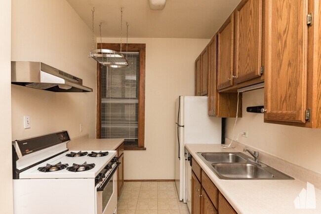 Building Photo - 2345 N Bosworth Ave