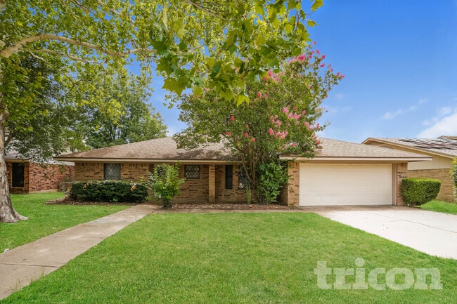 Building Photo - 3901 Wrentham Dr