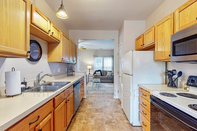 Foto del edificio - 5309 Jocelyn Ln
