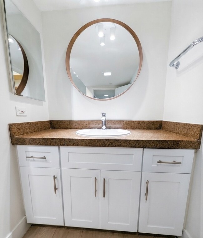 MASTER VANITY - 10535 Wilshire Blvd