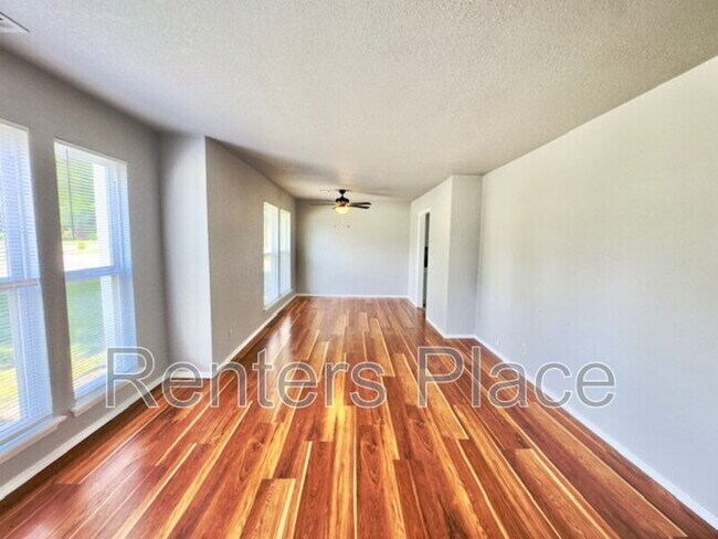 Building Photo - 1400 N Ironwood Pl