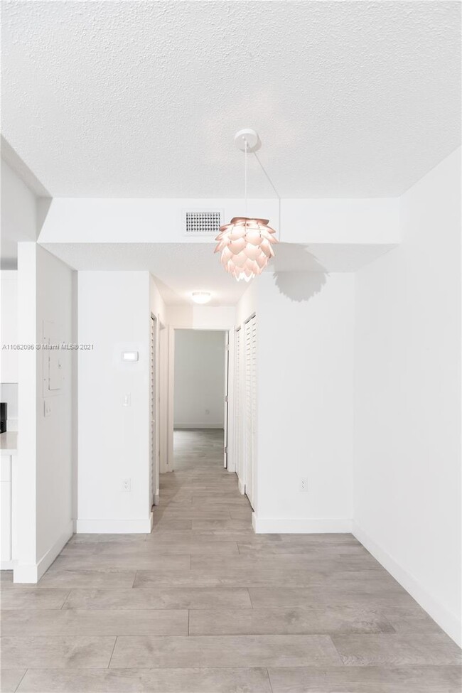 Foto del edificio - 3007 Bird Ave