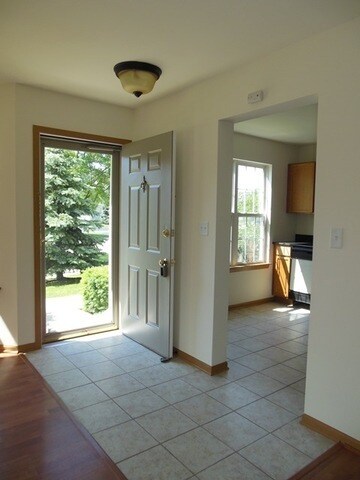 Building Photo - 2220 Waterleaf Ct