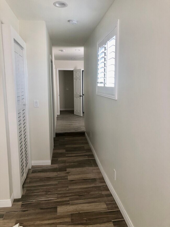 Foto del edificio - 11341 Cohasset St