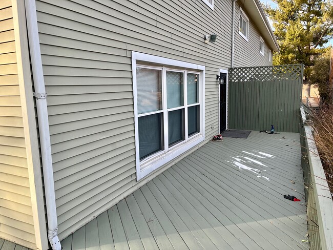 Building Photo - 221 Eisenhower Dr