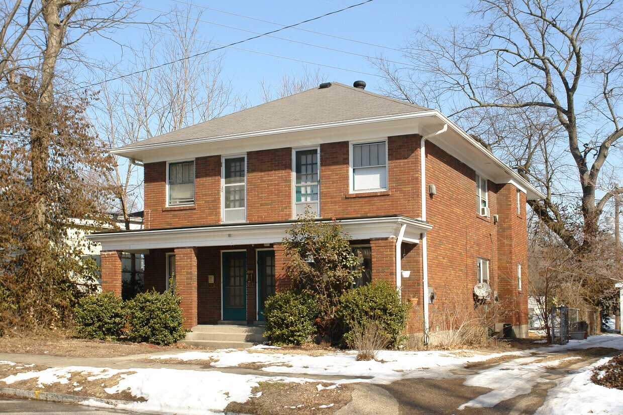 Primary Photo - 107 Crestwood Ave