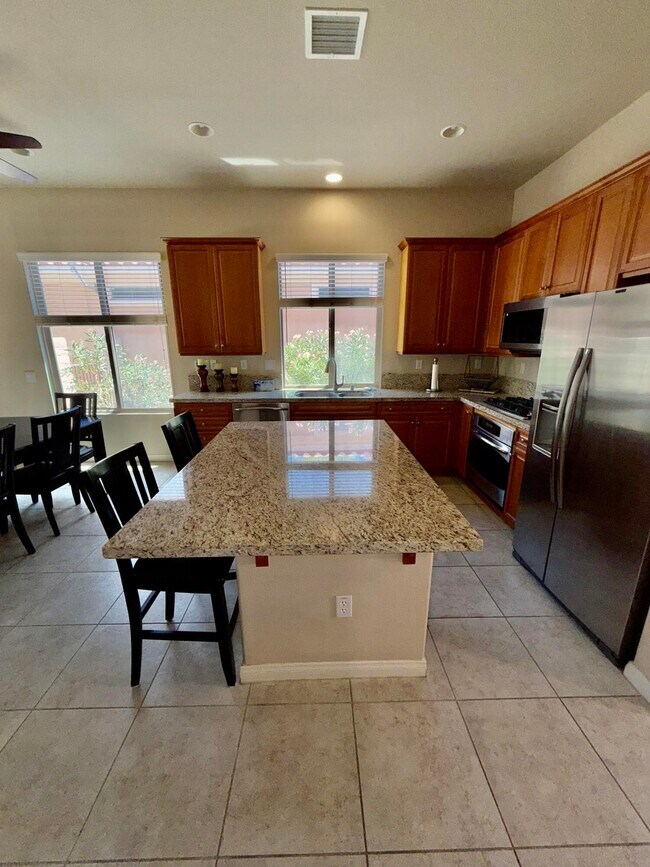 Building Photo - 81710 Avenida Parito