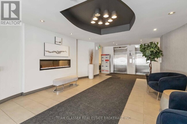 Photo du bâtiment - 500 Proudfoot Ln