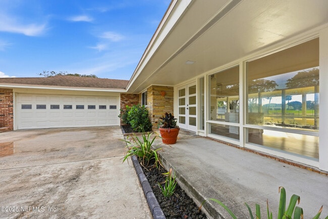 Building Photo - 330 San Juan Dr