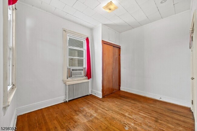 Foto del edificio - 318 Morrissee Ave