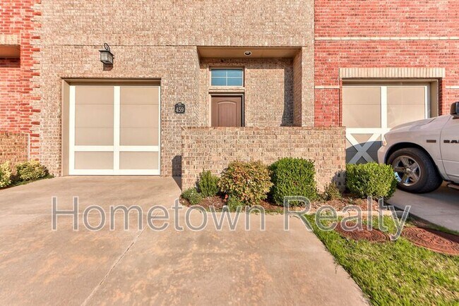 Foto del edificio - 459 S Fretz Ave