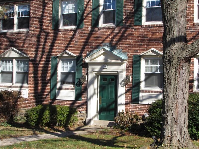 Primary Photo - 500 E Lancaster Ave