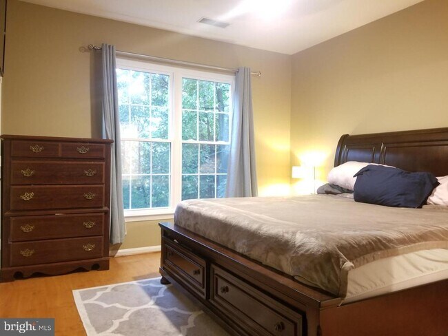Foto del edificio - 7712 Haynes Point Way