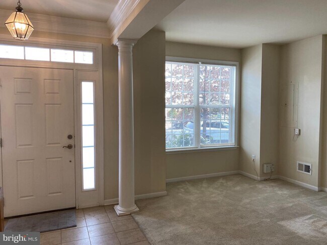 Building Photo - 42779 Hay Rd