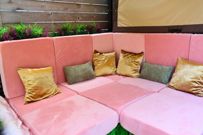 Foto del edificio - 2705 E 3rd St