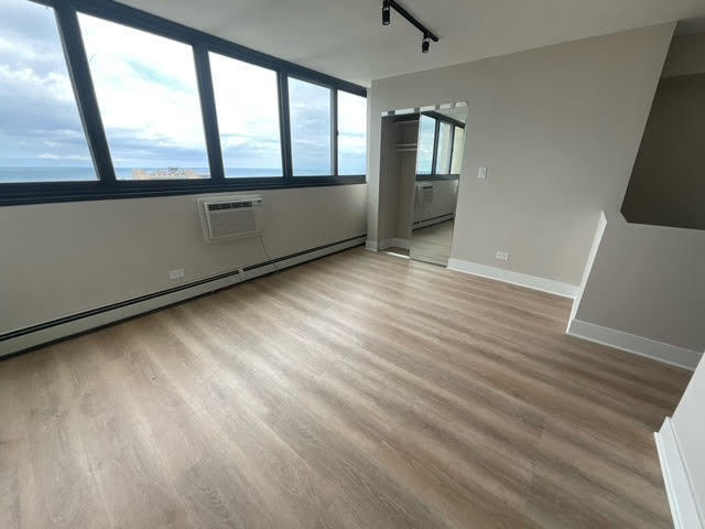 Foto del edificio - 6166 N Sheridan Rd