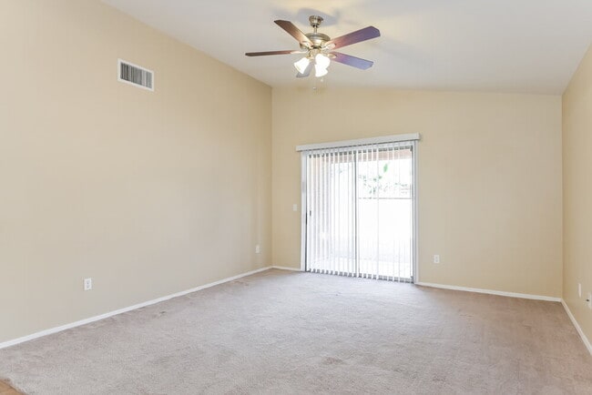 Foto del edificio - 7016 W Dupont Way