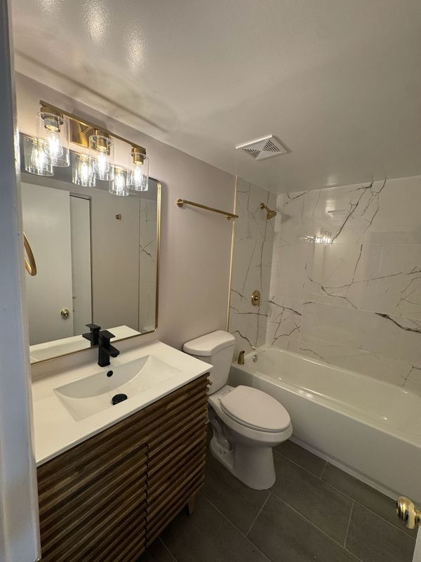 Foto principal - 1317 Hollins St