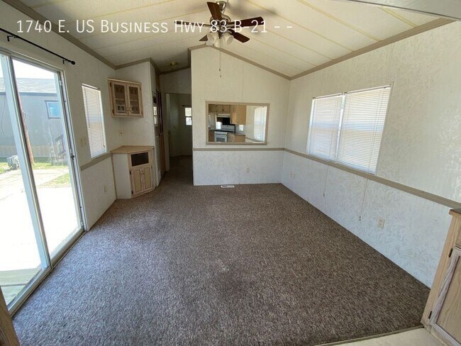 Foto del edificio - 1740 E. US Business Hwy 83 B-21--