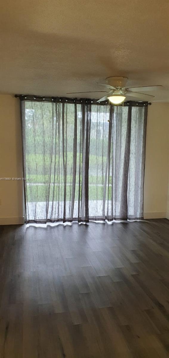 Foto del edificio - 4560 NW 107th Ave
