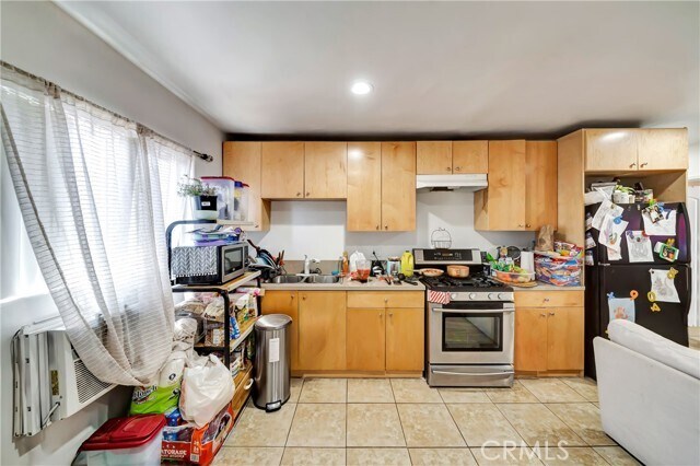 Foto del edificio - 6735 Elmer Ave